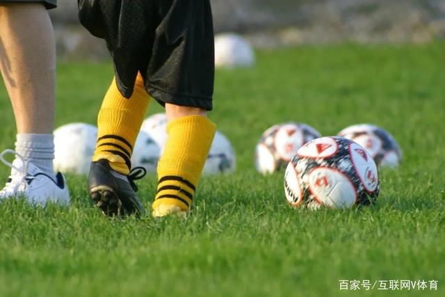 浙江大学女生返校瞬间引发热议：气质非凡的普通女孩